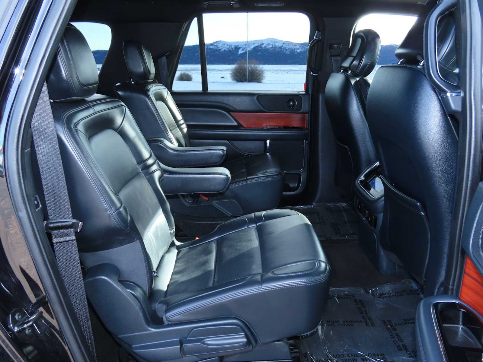 Thumbnail: 2024 Lincoln Navigator L - 22