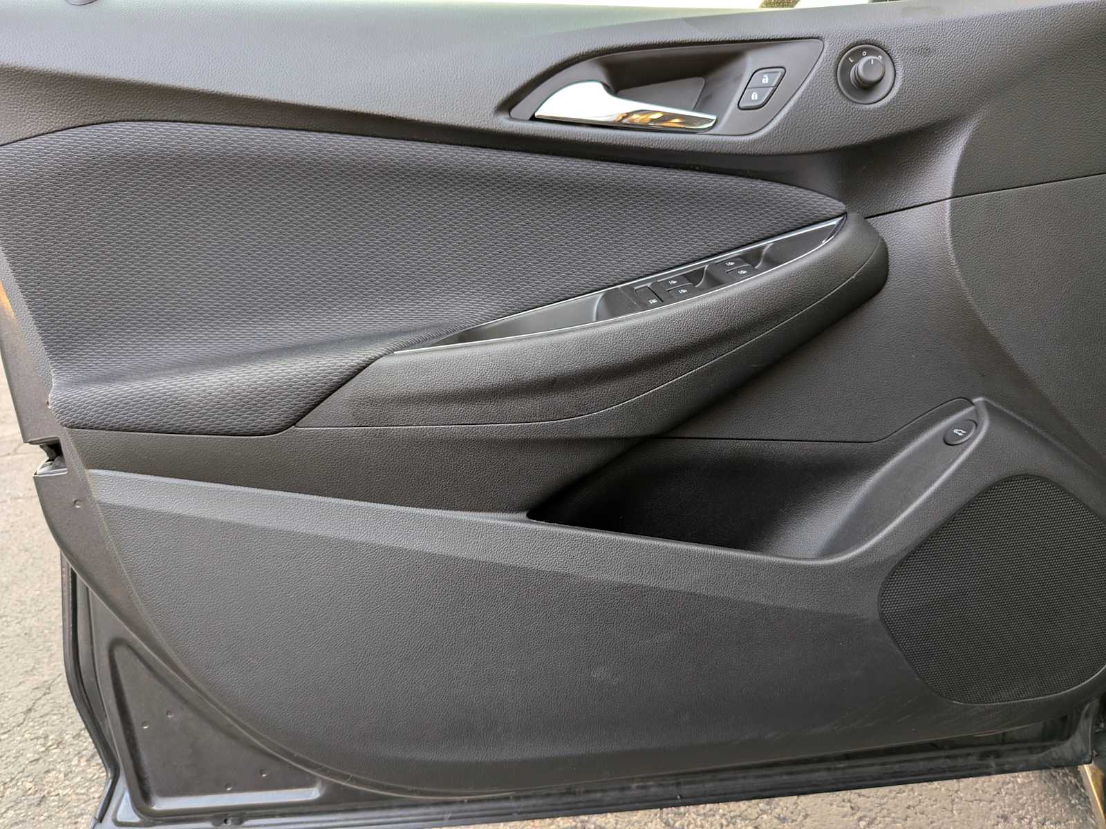 Thumbnail: 2017 Chevrolet Cruze - 19