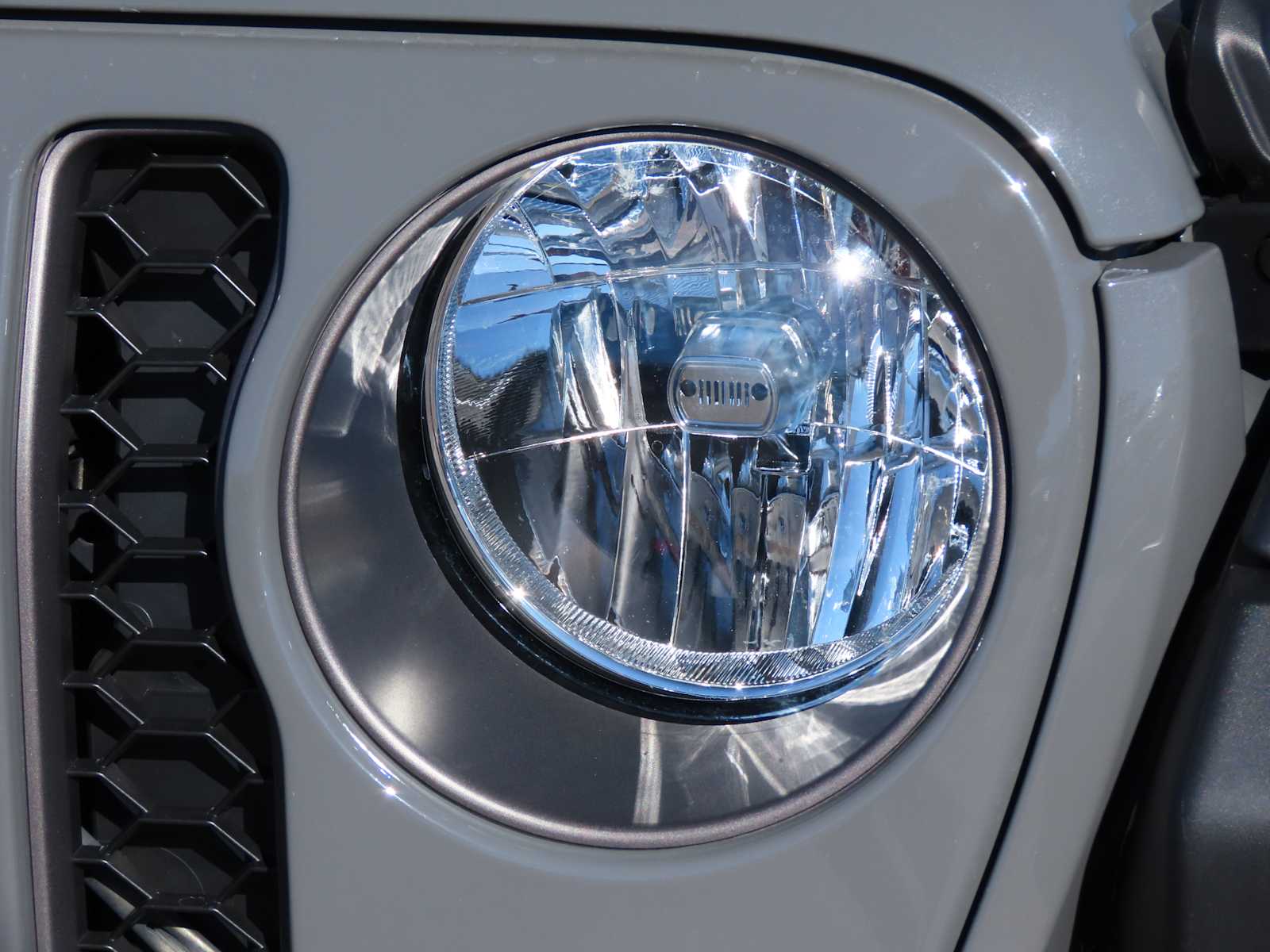 Thumbnail: 2021 Jeep Gladiator - 10