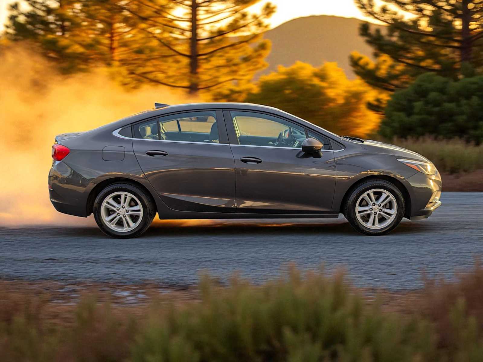 Thumbnail: 2017 Chevrolet Cruze - 7