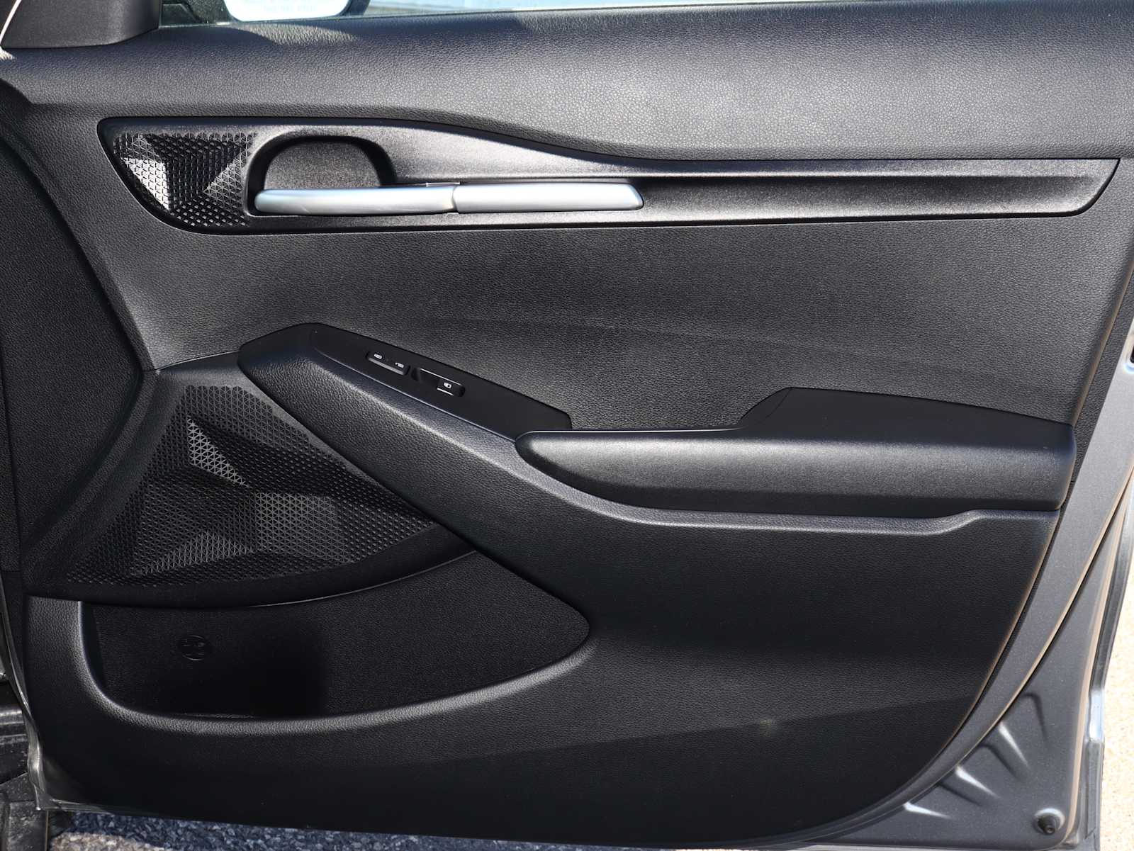 Thumbnail: 2023 Kia Seltos - 25