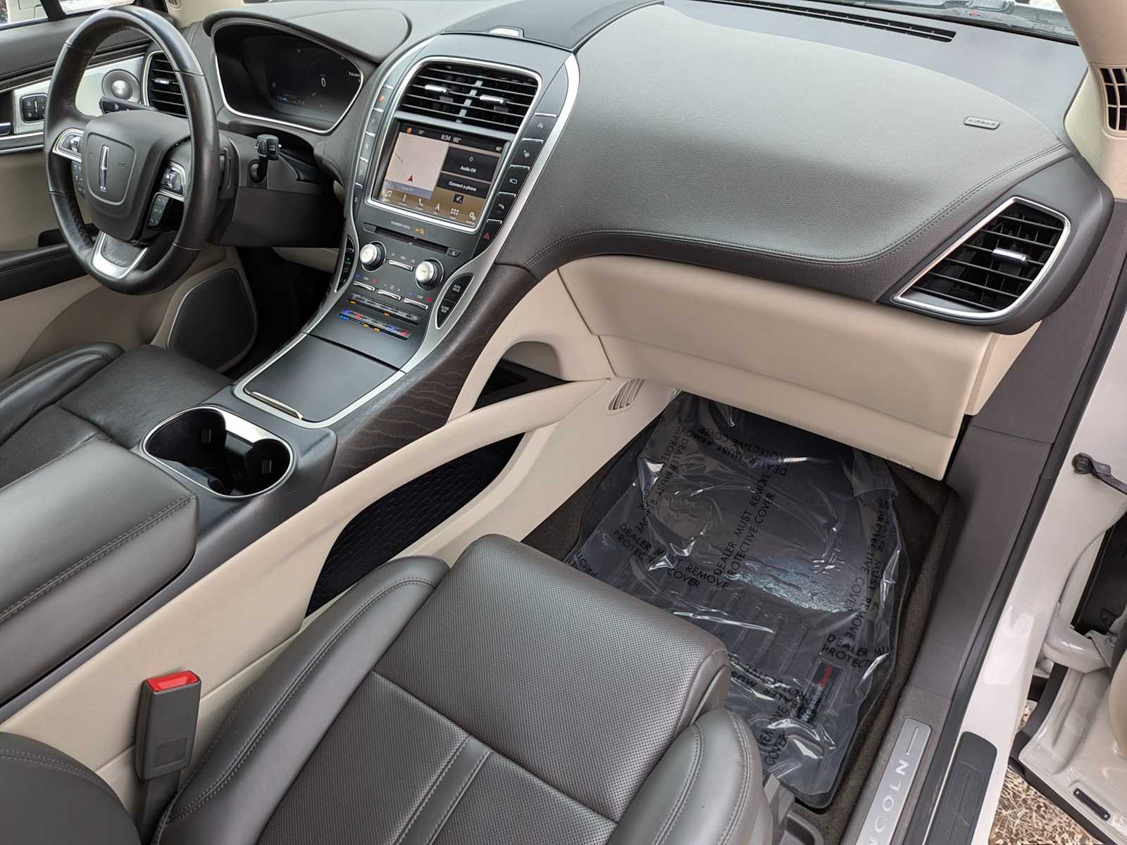 Thumbnail: 2019 Lincoln Nautilus - 25