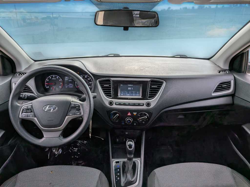 2019 Hyundai Accent SE 28