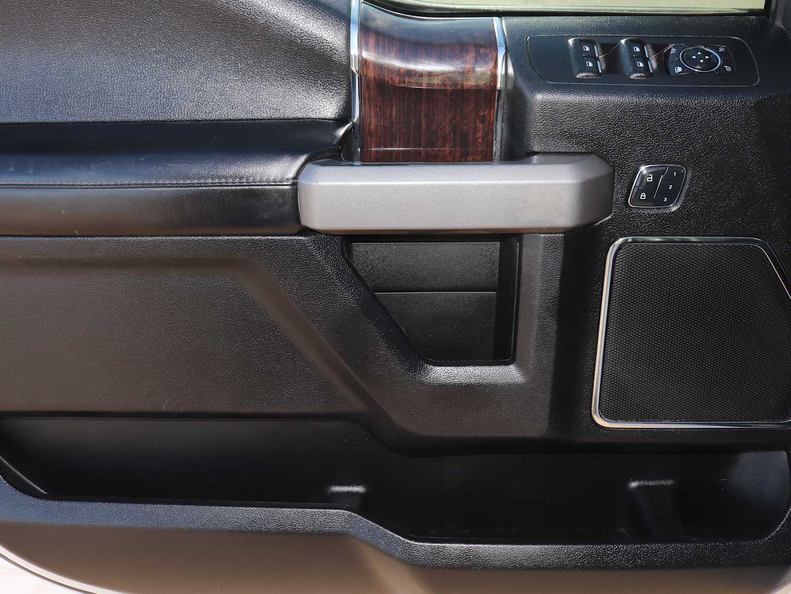 Thumbnail: 2017 Ford F-150 - 16