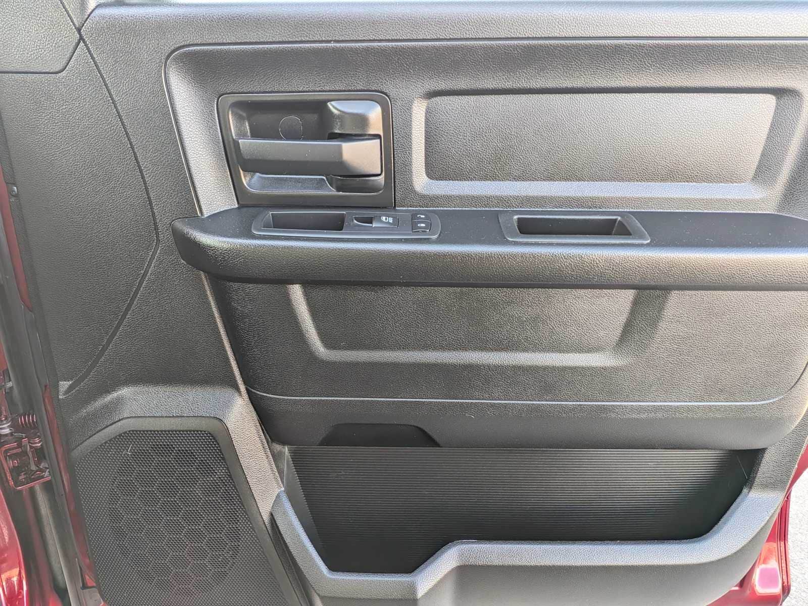 Thumbnail: 2019 RAM 1500 Classic - 22