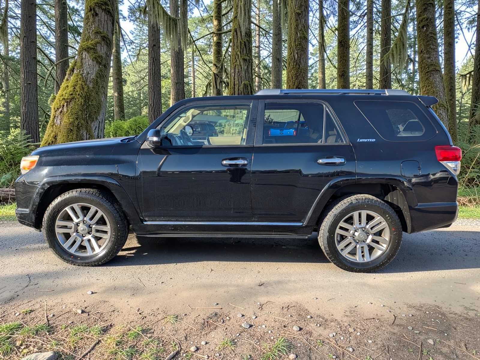 Thumbnail: 2013 Toyota 4Runner - 3