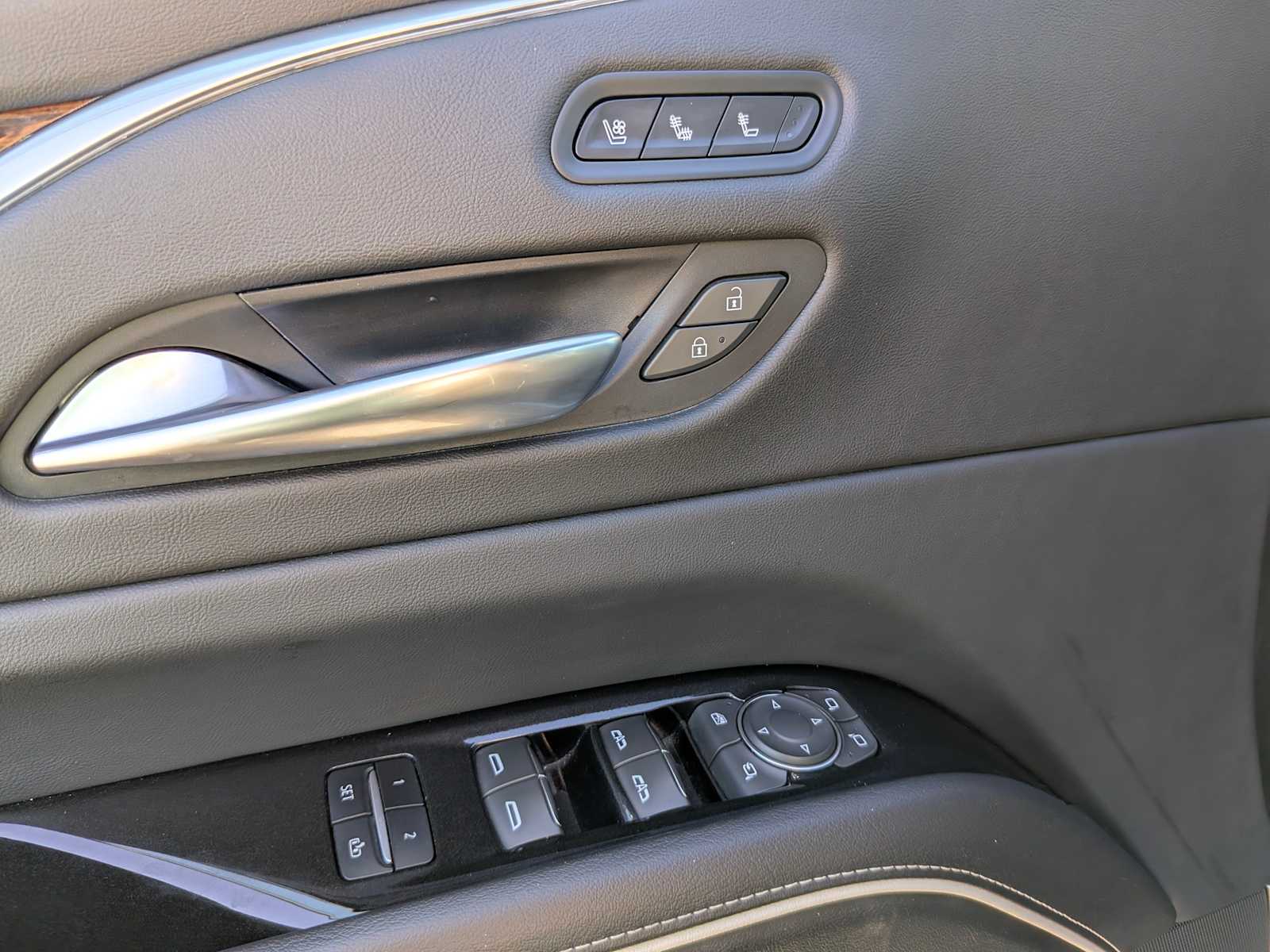 Thumbnail: 2023 Cadillac Escalade - 20