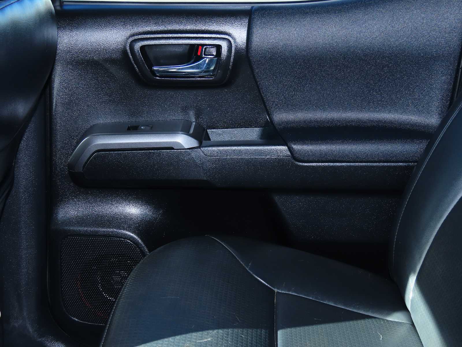 Thumbnail: 2019 Toyota Tacoma - 19