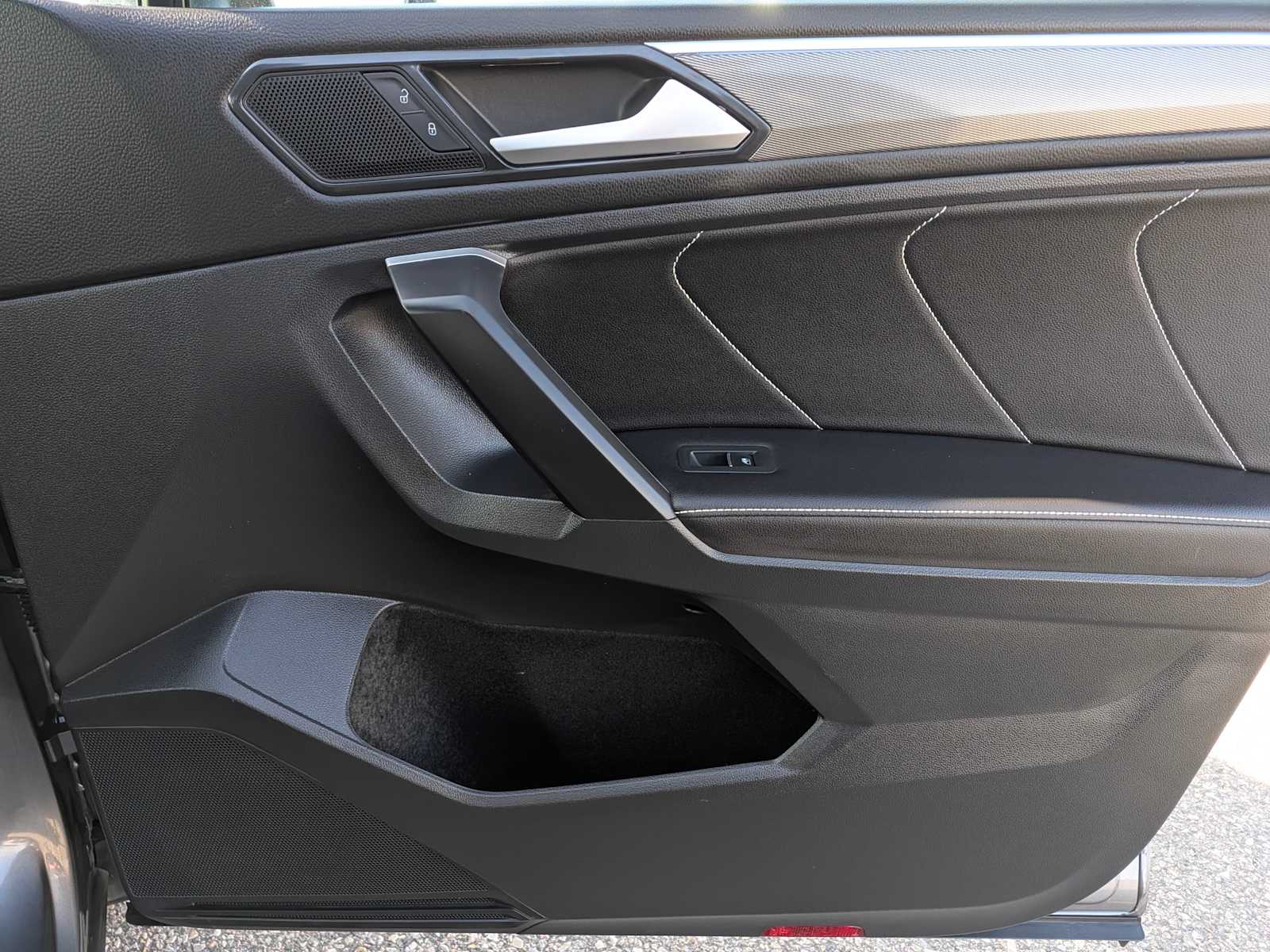 Thumbnail: 2024 Volkswagen Tiguan - 22