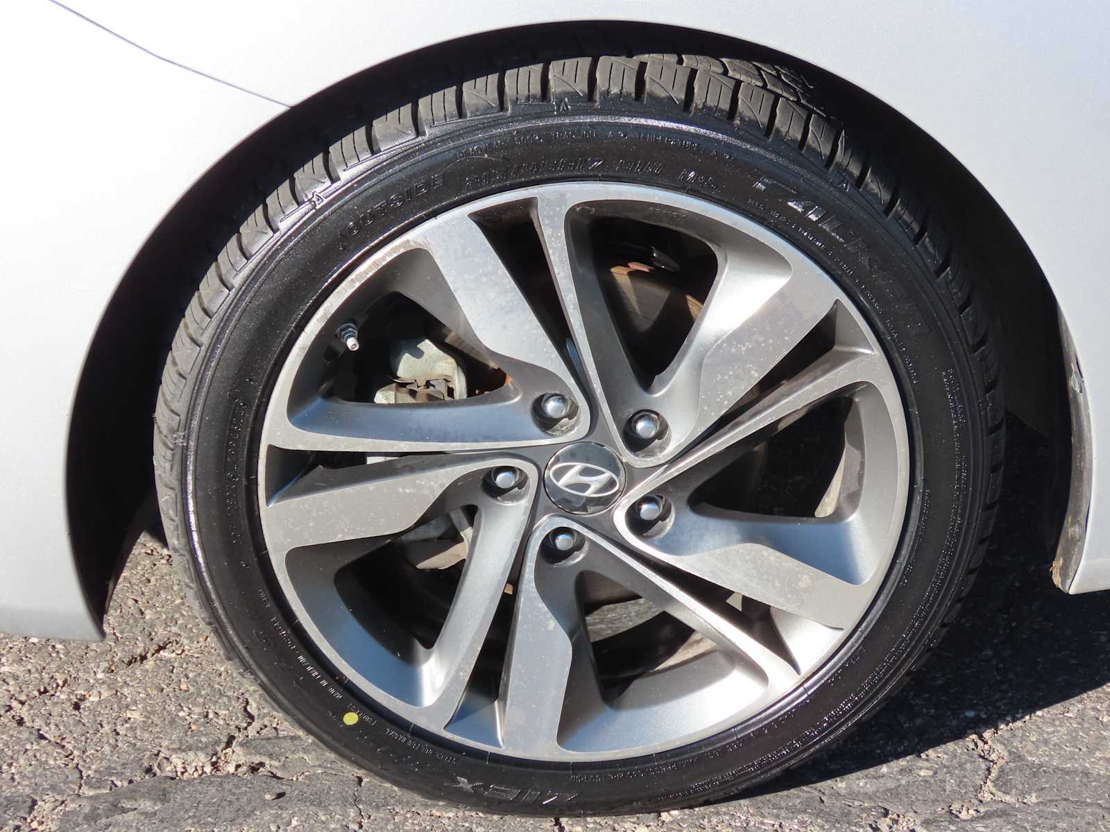 Thumbnail: 2015 Hyundai Elantra - 16