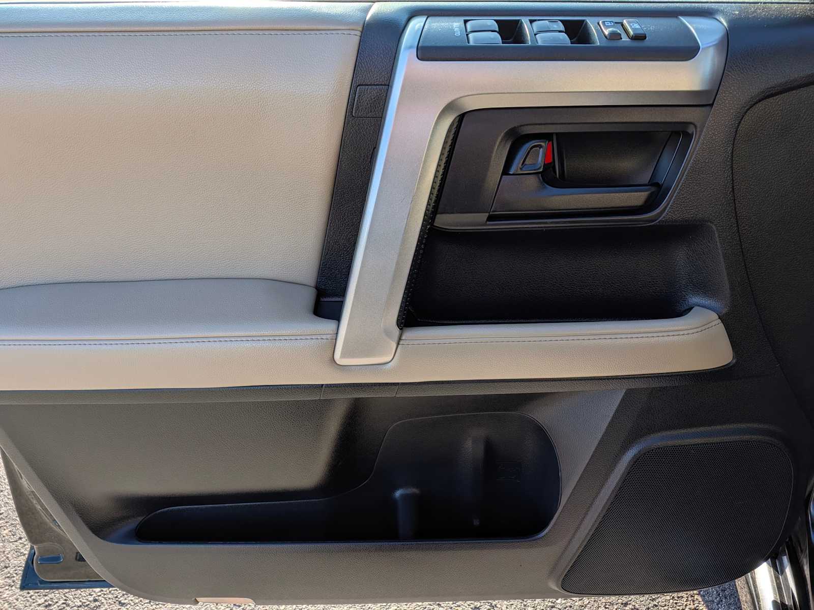 Thumbnail: 2013 Toyota 4Runner - 14