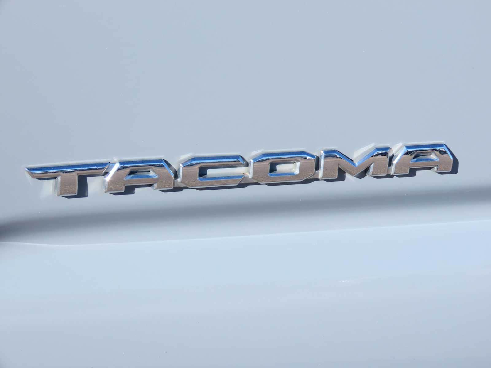 Thumbnail: 2019 Toyota Tacoma - 11