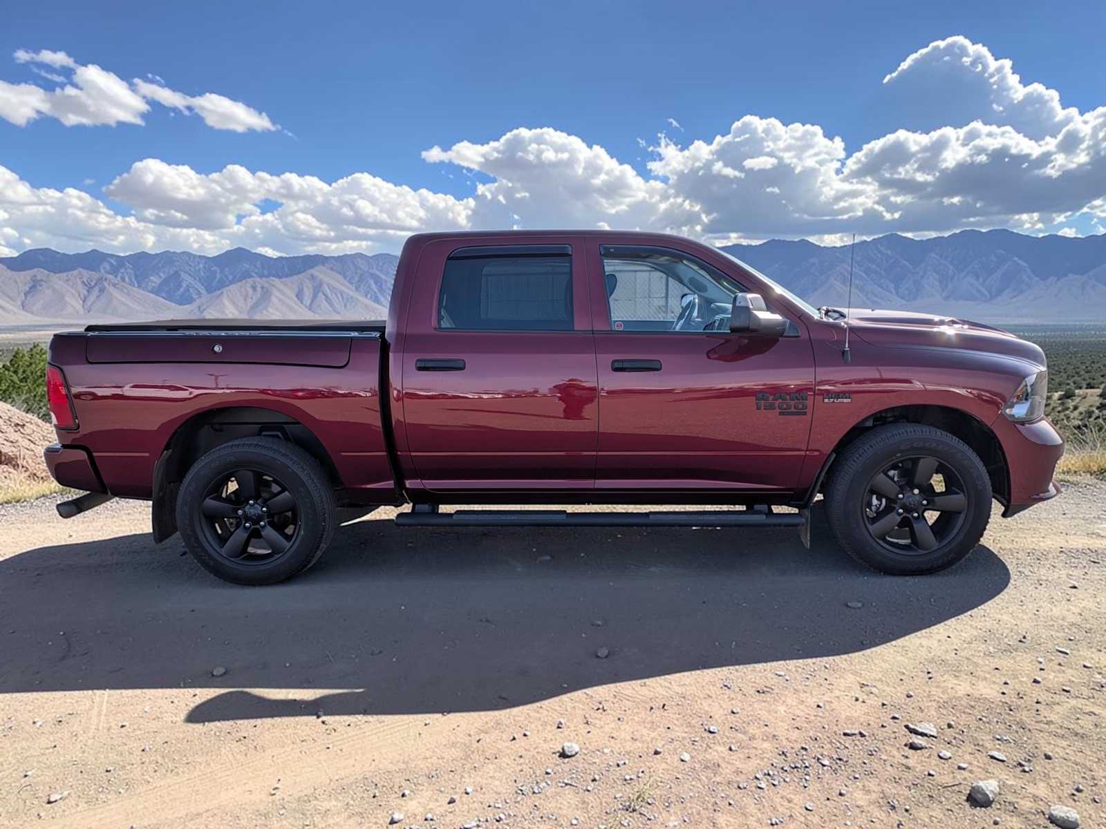 Thumbnail: 2019 RAM 1500 Classic - 7