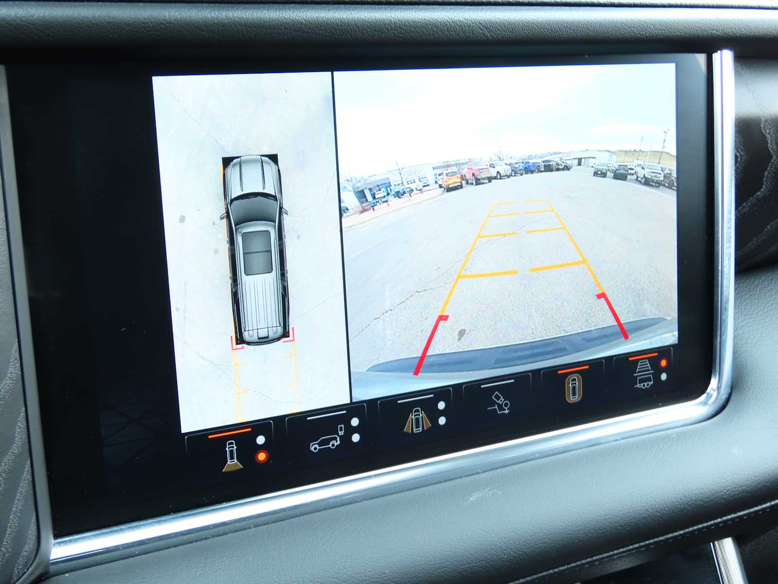 Thumbnail: 2023 GMC Yukon XL - 32