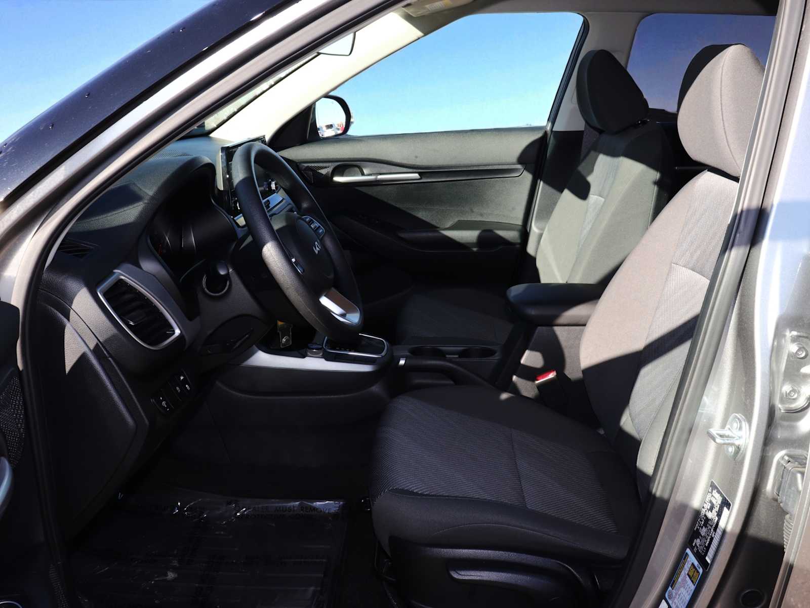 Thumbnail: 2023 Kia Seltos - 17