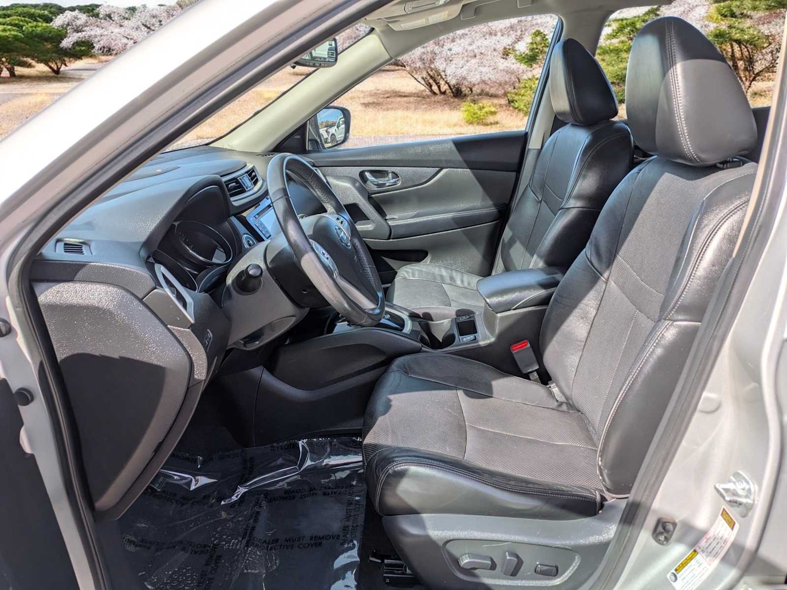 Thumbnail: 2015 Nissan Rogue - 16