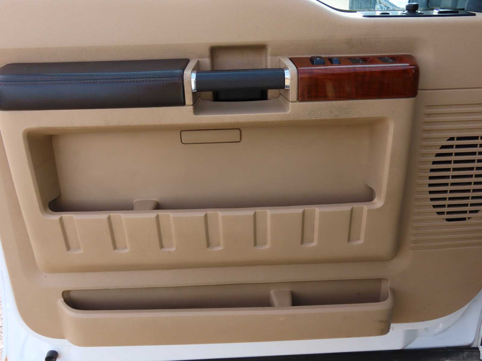 Thumbnail: 2015 Ford Econoline - 22