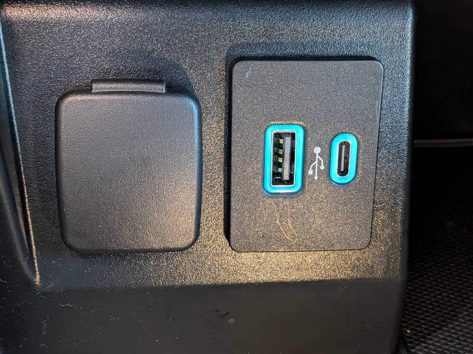 Thumbnail: 2020 Ford Explorer - 30