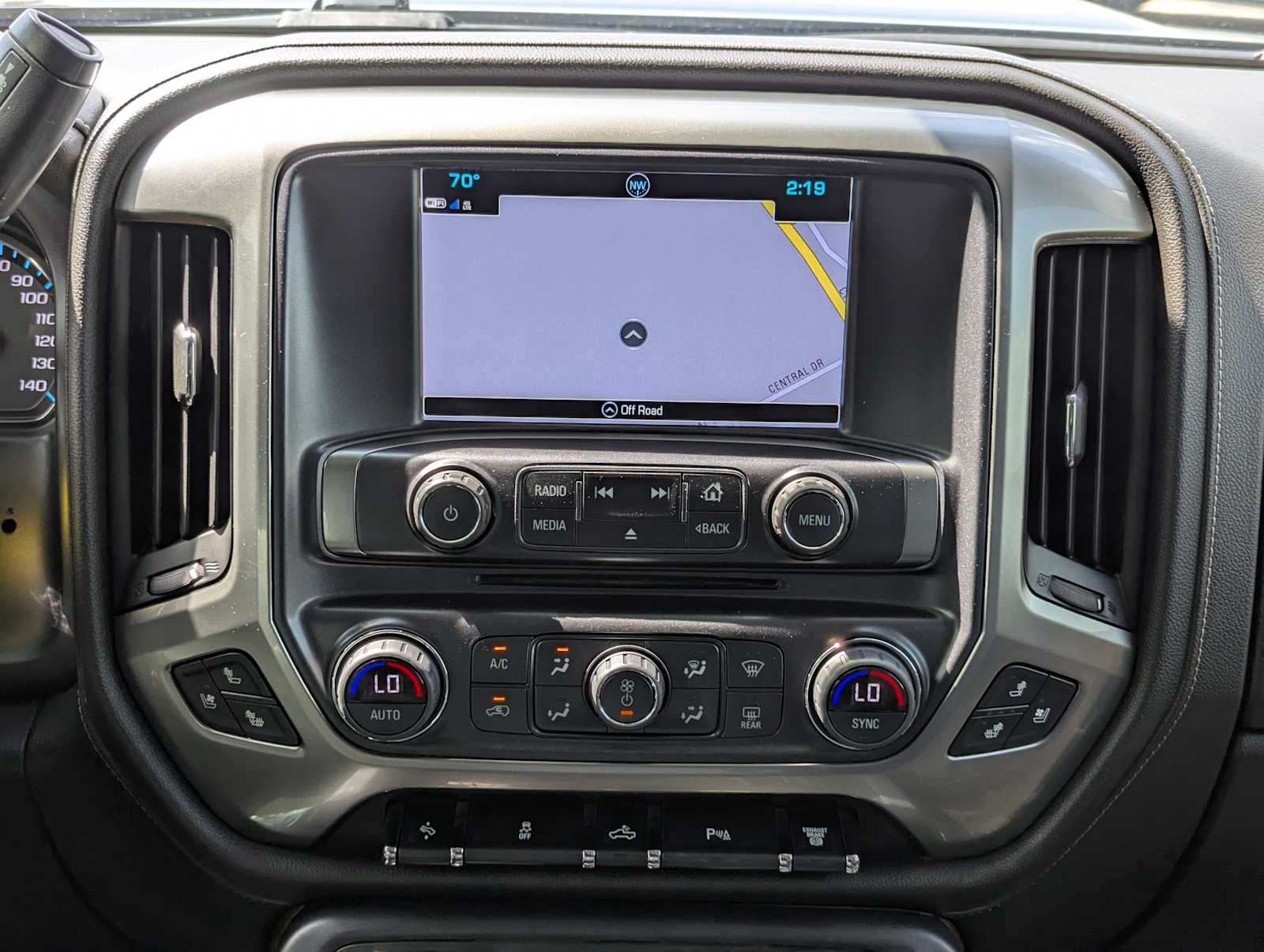 Thumbnail: 2018 Chevrolet Silverado 3500 - 36