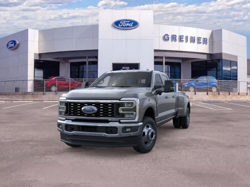 New 2026 Ford F-350 Lariat Truck Crew Cab