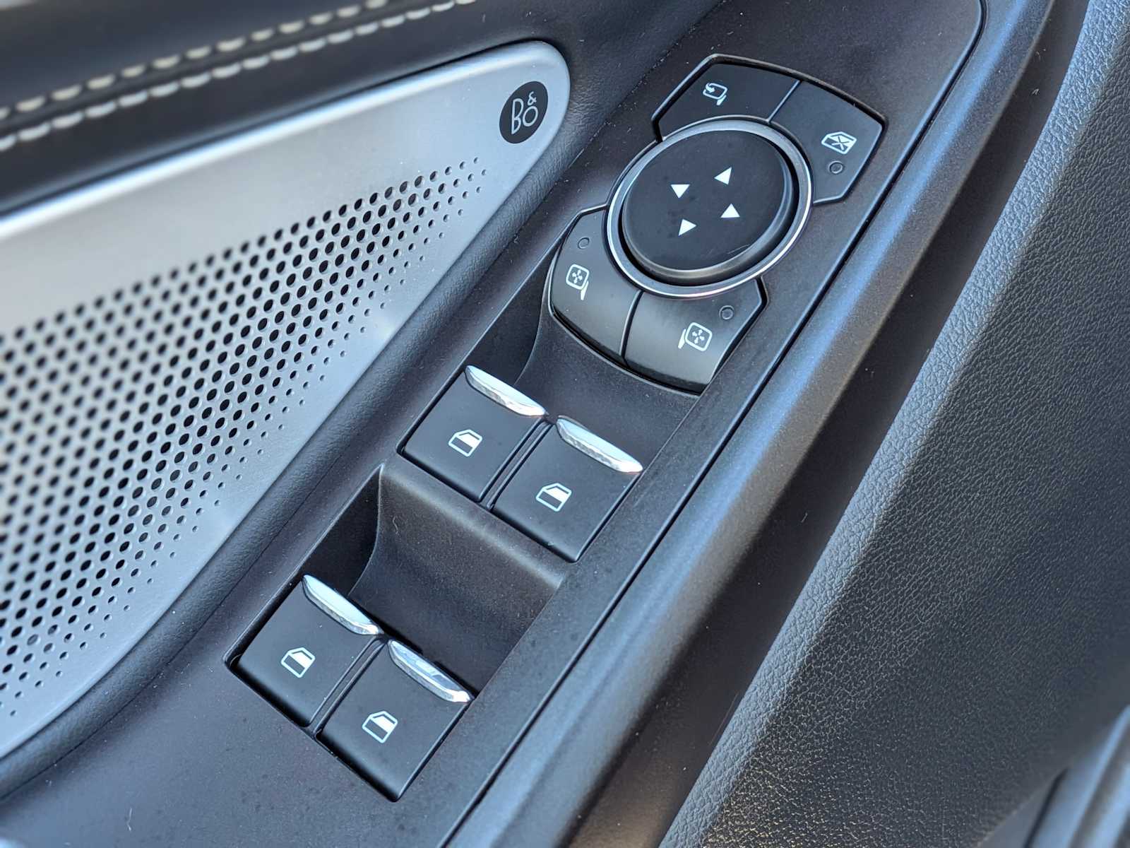 Thumbnail: 2020 Ford Explorer - 17