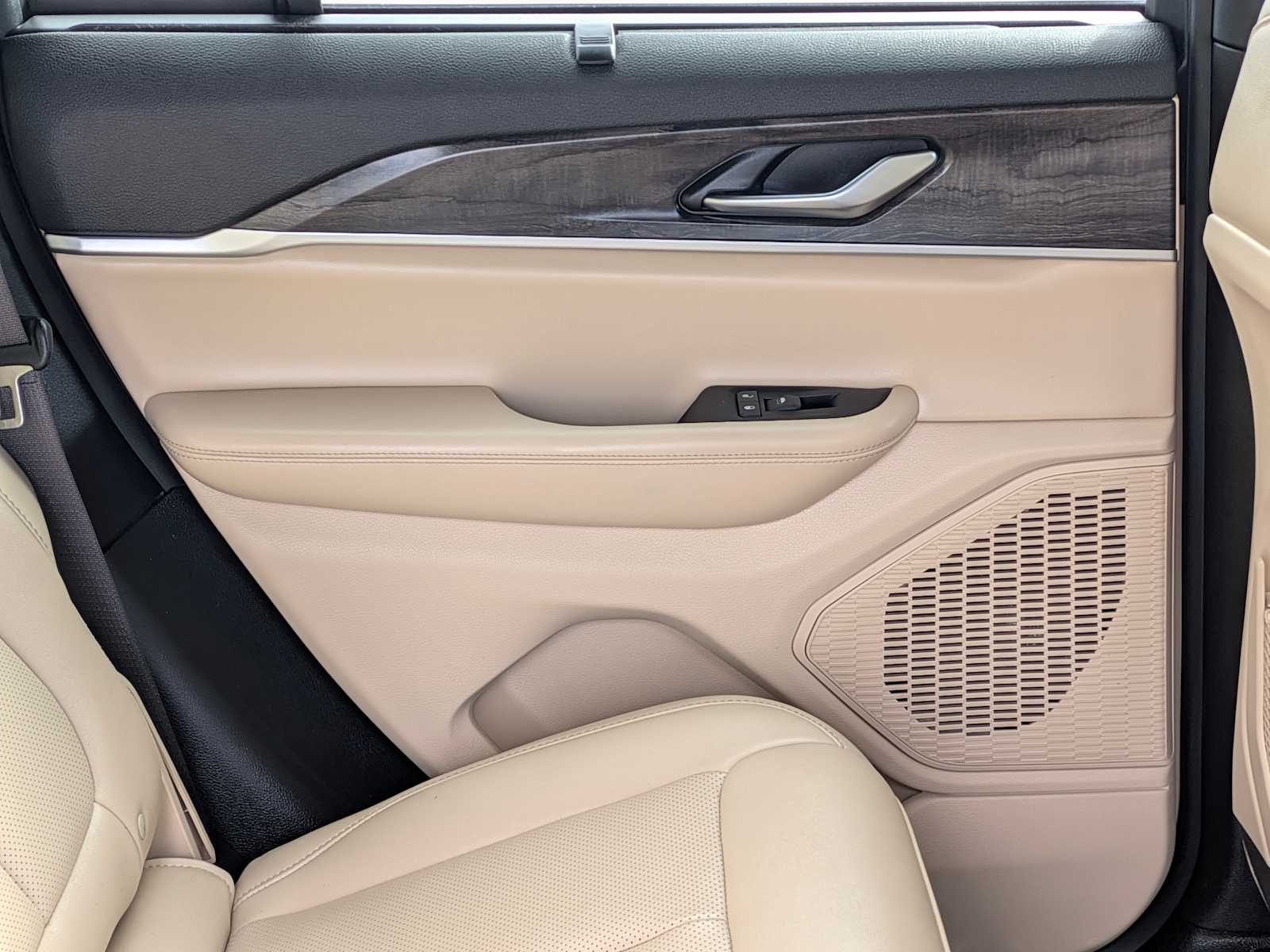 Thumbnail: 2025 Jeep Grand Cherokee - 23