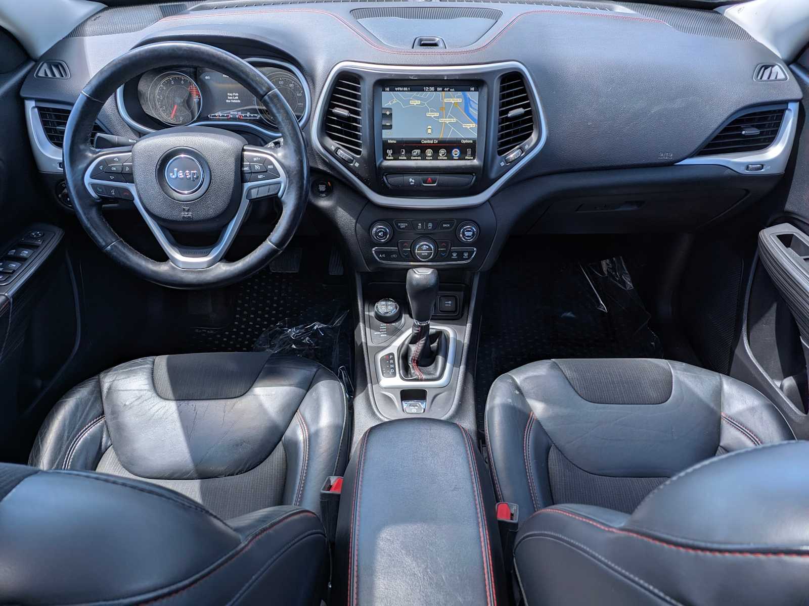 Thumbnail: 2017 Jeep Cherokee - 24
