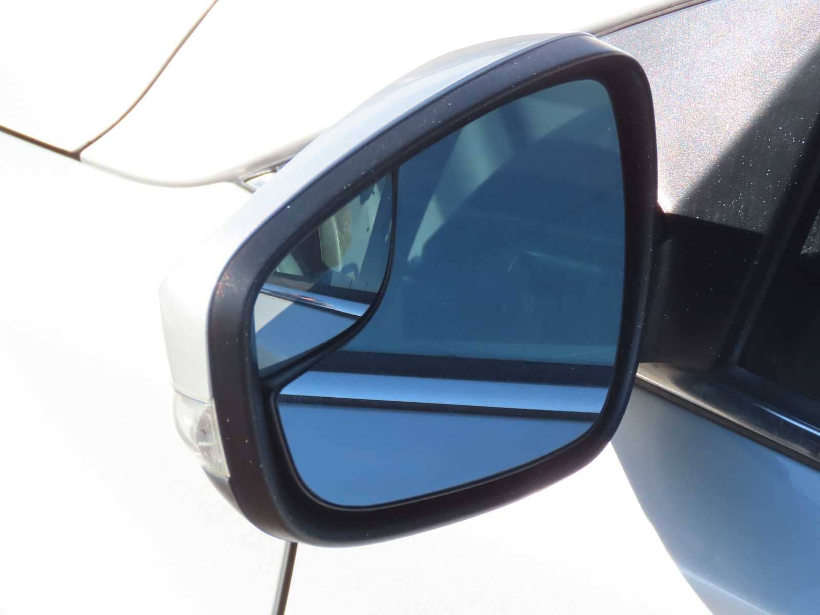 Thumbnail: 2015 Hyundai Elantra - 15