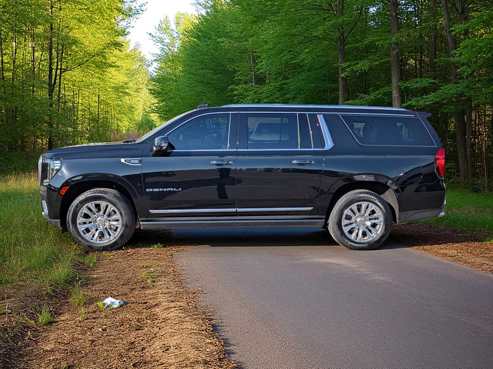 Thumbnail: 2022 GMC Yukon XL - 3