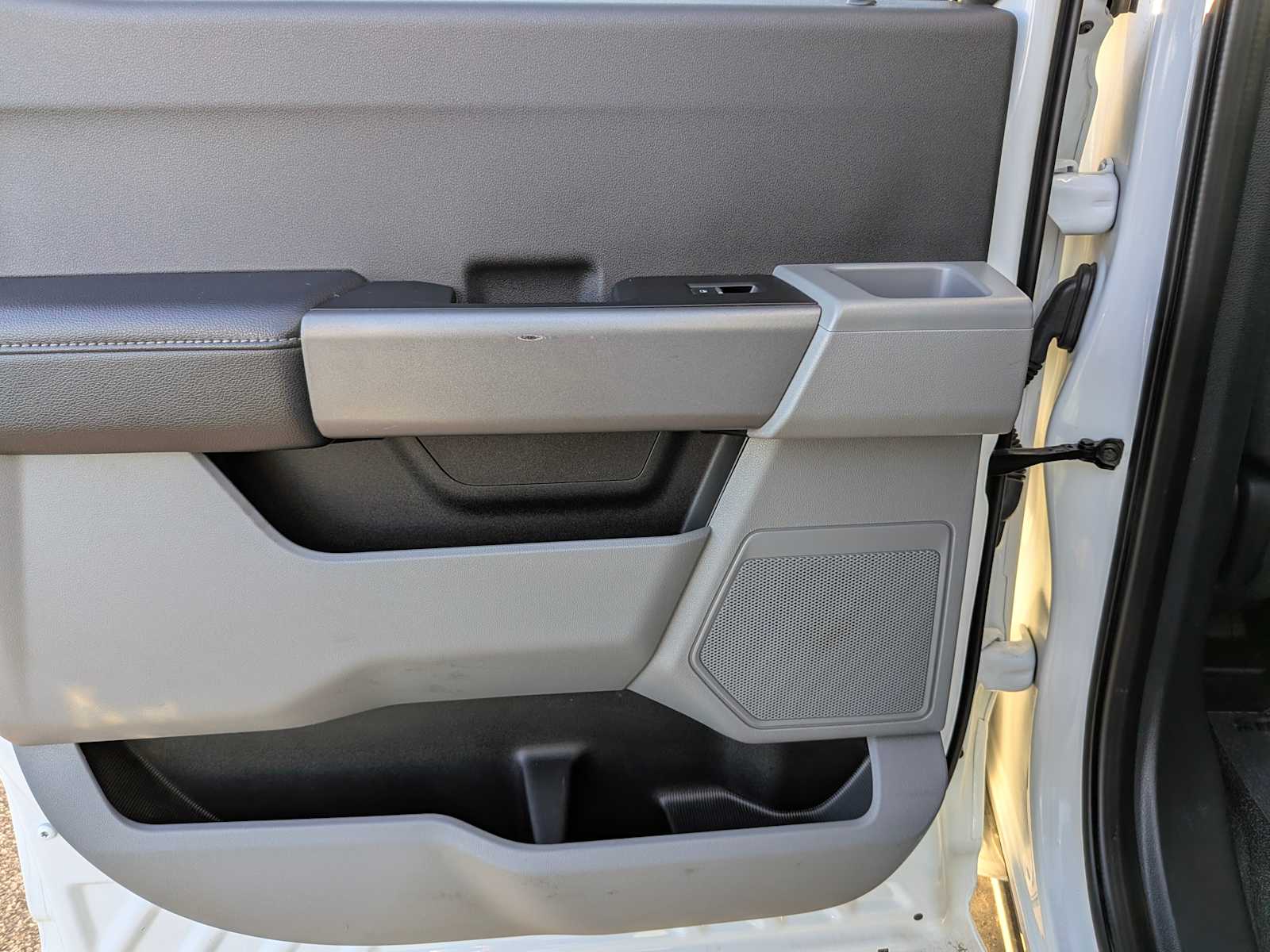 Thumbnail: 2023 Ford Econoline - 24