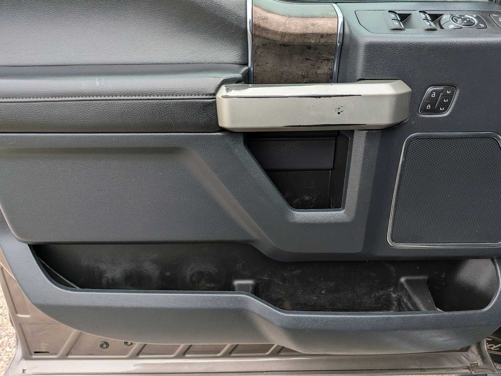 Thumbnail: 2022 Ford Econoline - 17