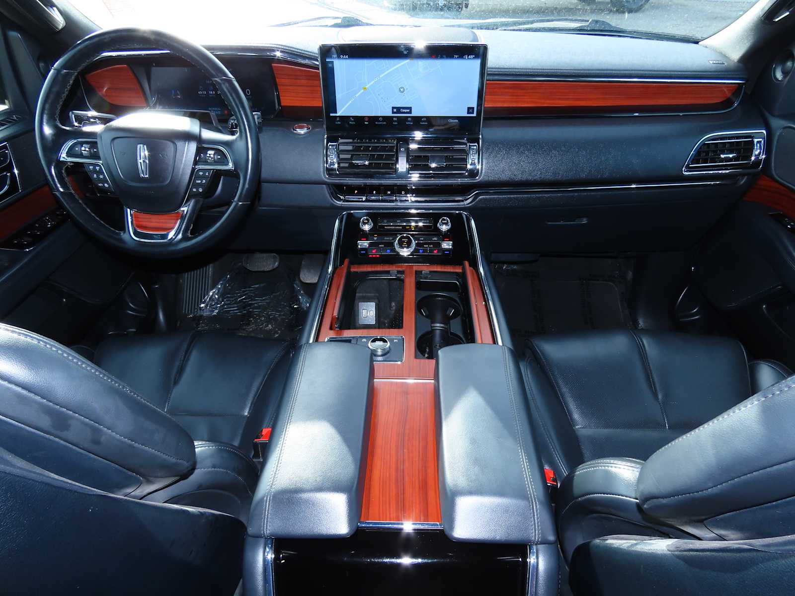 Thumbnail: 2024 Lincoln Navigator L - 28