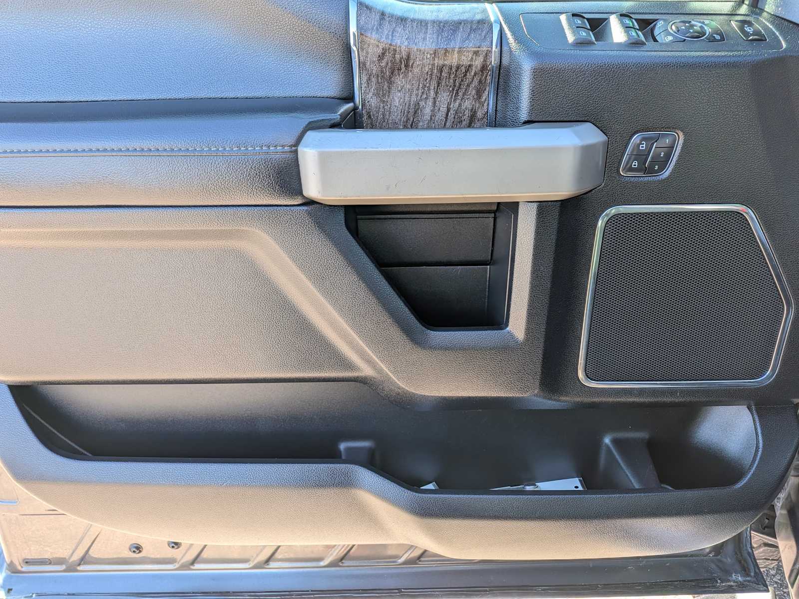 Thumbnail: 2017 Ford Econoline - 19