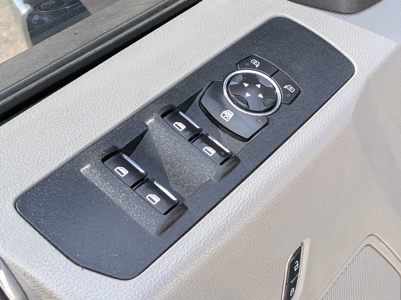 Thumbnail: 2017 Ford Econoline - 18