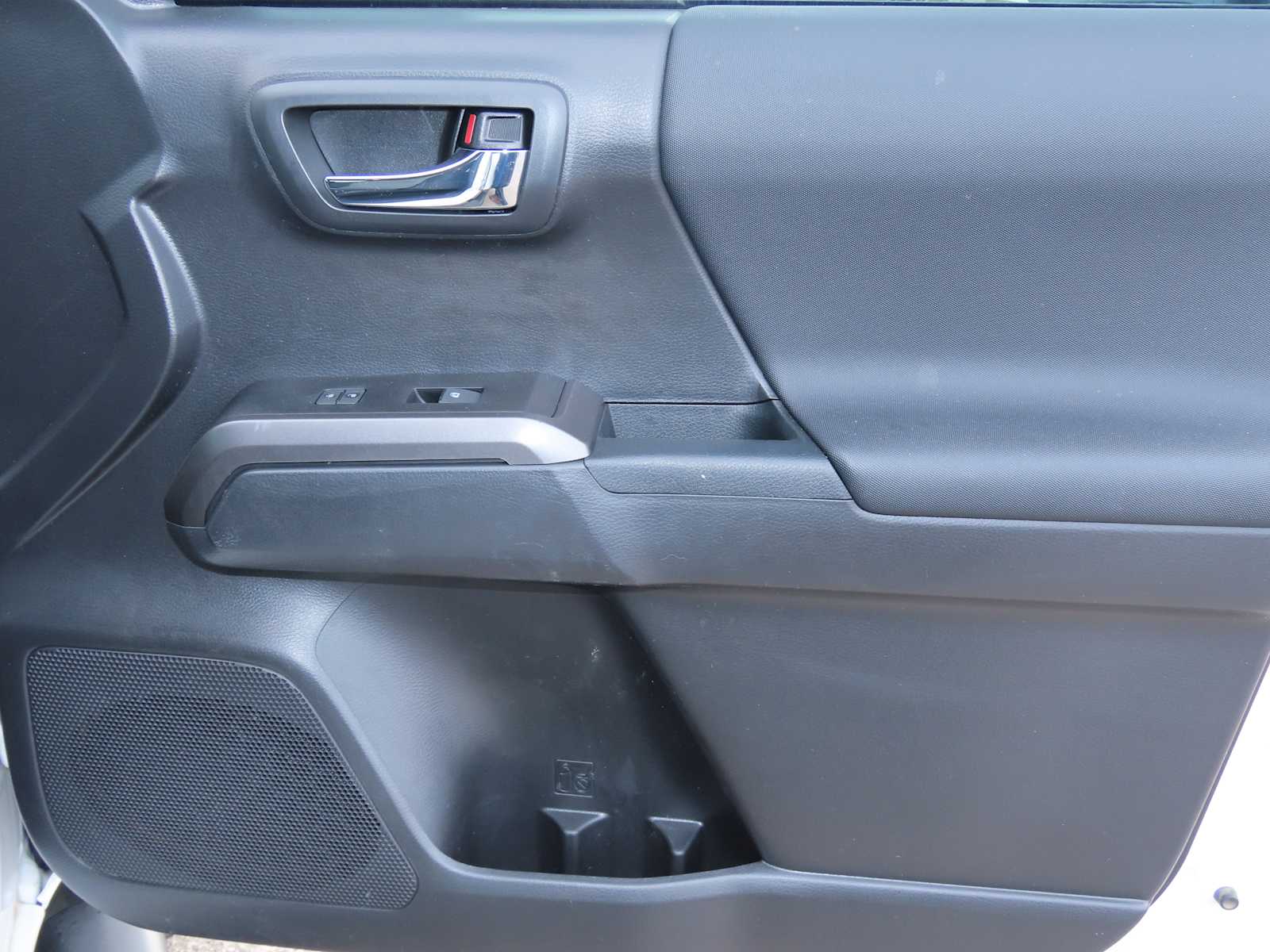 Thumbnail: 2022 Toyota Tacoma - 25