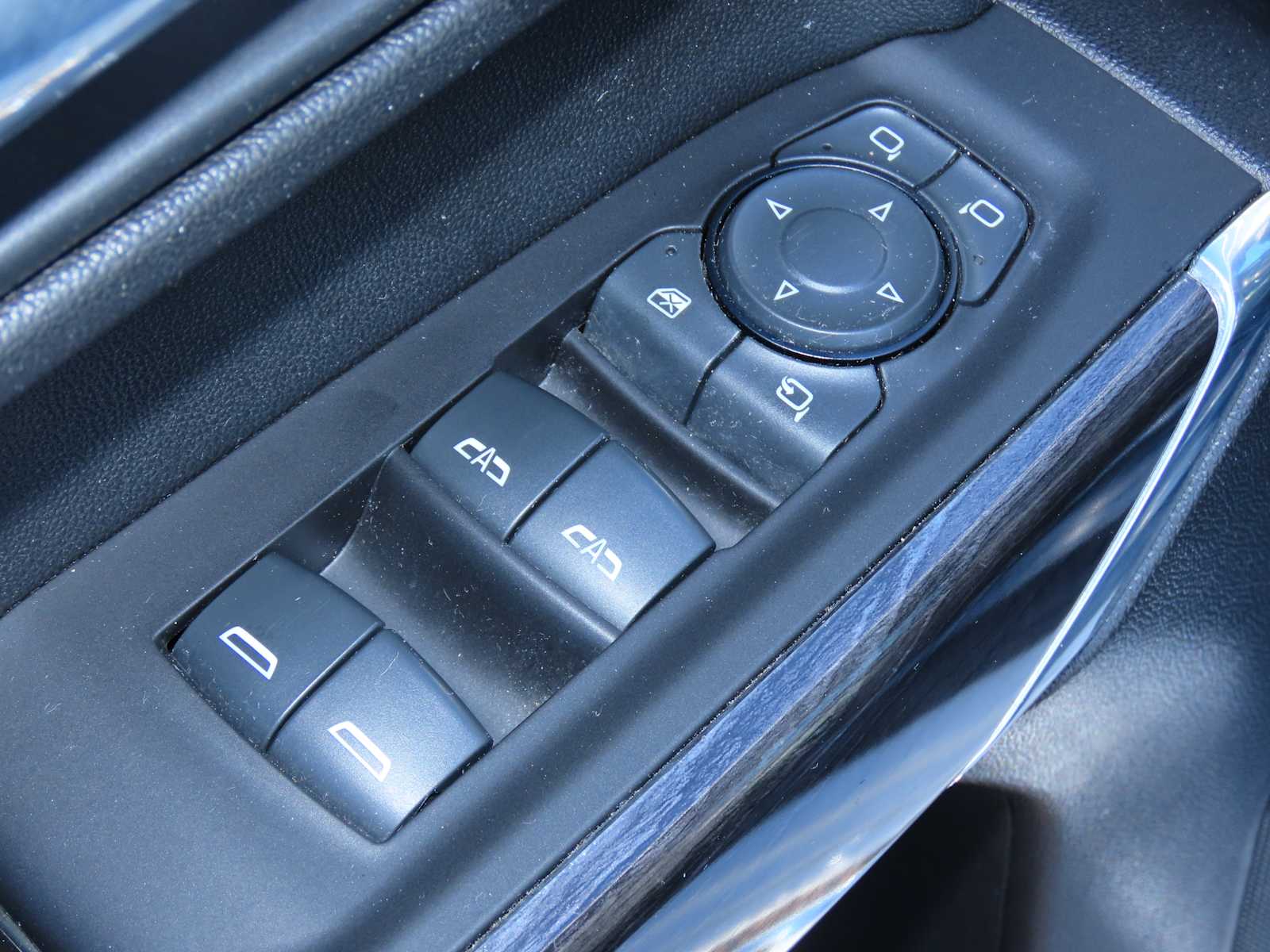 Thumbnail: 2020 Chevrolet Silverado 1500 - 18