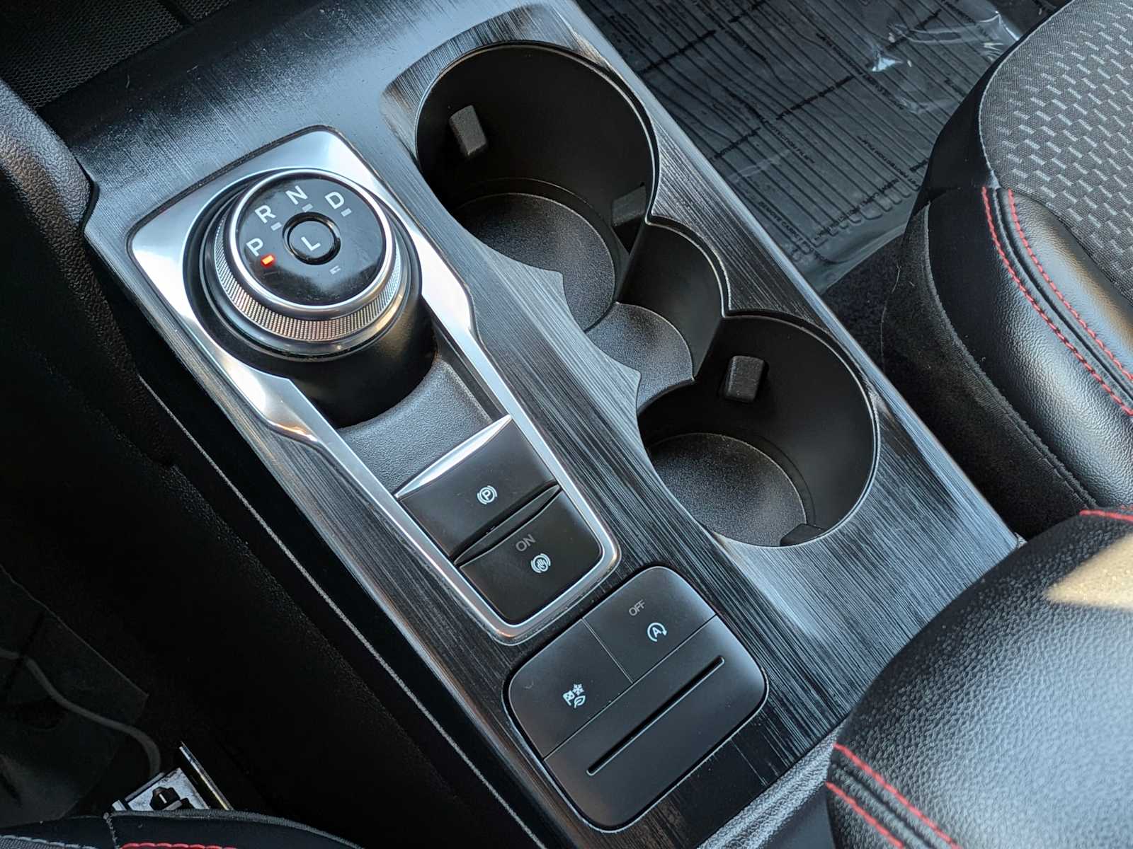 Thumbnail: 2023 Ford Escape - 32