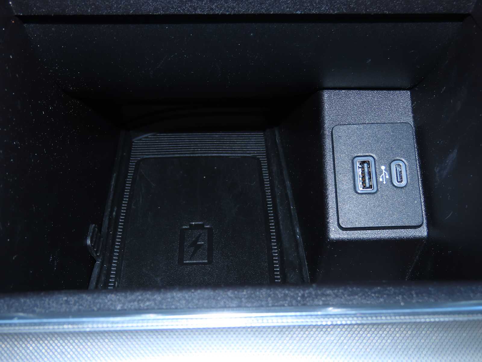 Thumbnail: 2023 Ford Edge - 31