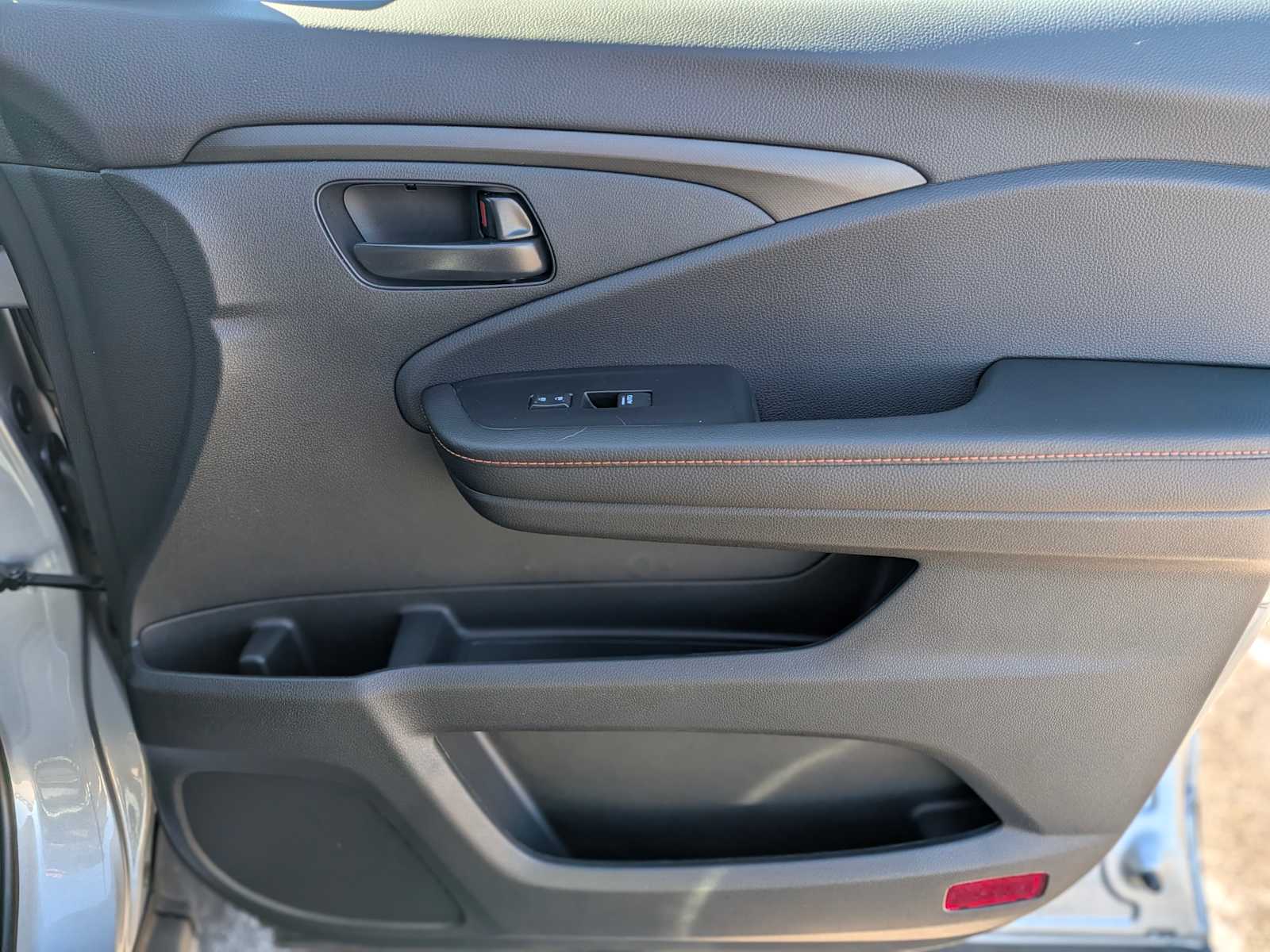 Thumbnail: 2025 Honda Ridgeline - 22