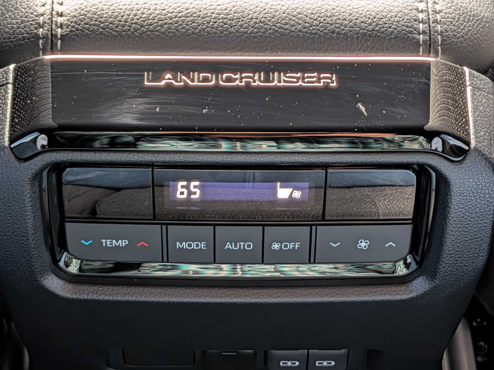 Thumbnail: 2025 Toyota Land Cruiser - 30