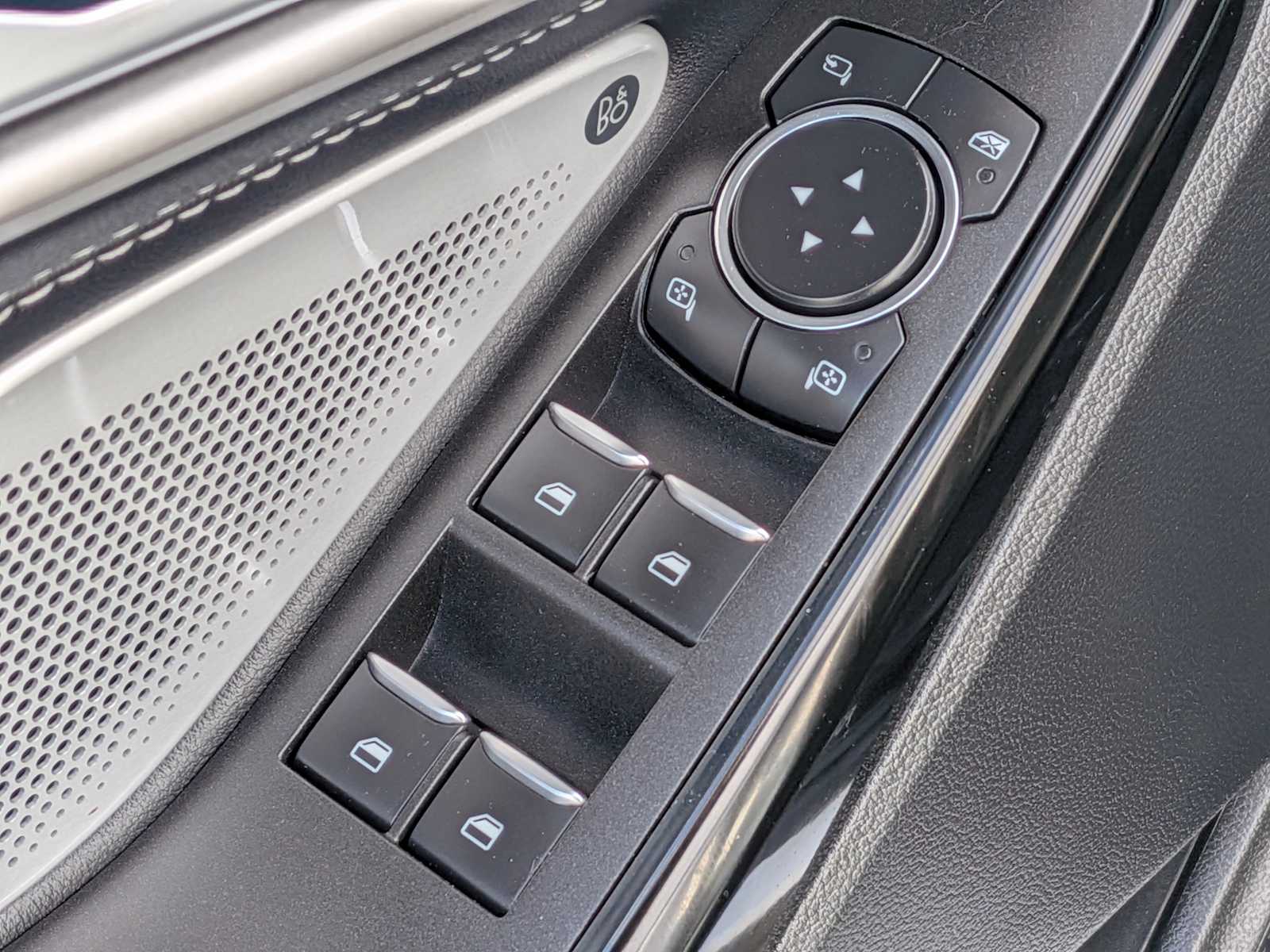 Thumbnail: 2022 Ford Explorer - 16