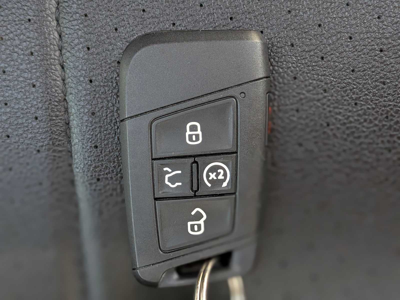 Thumbnail: 2024 Volkswagen Tiguan - 34