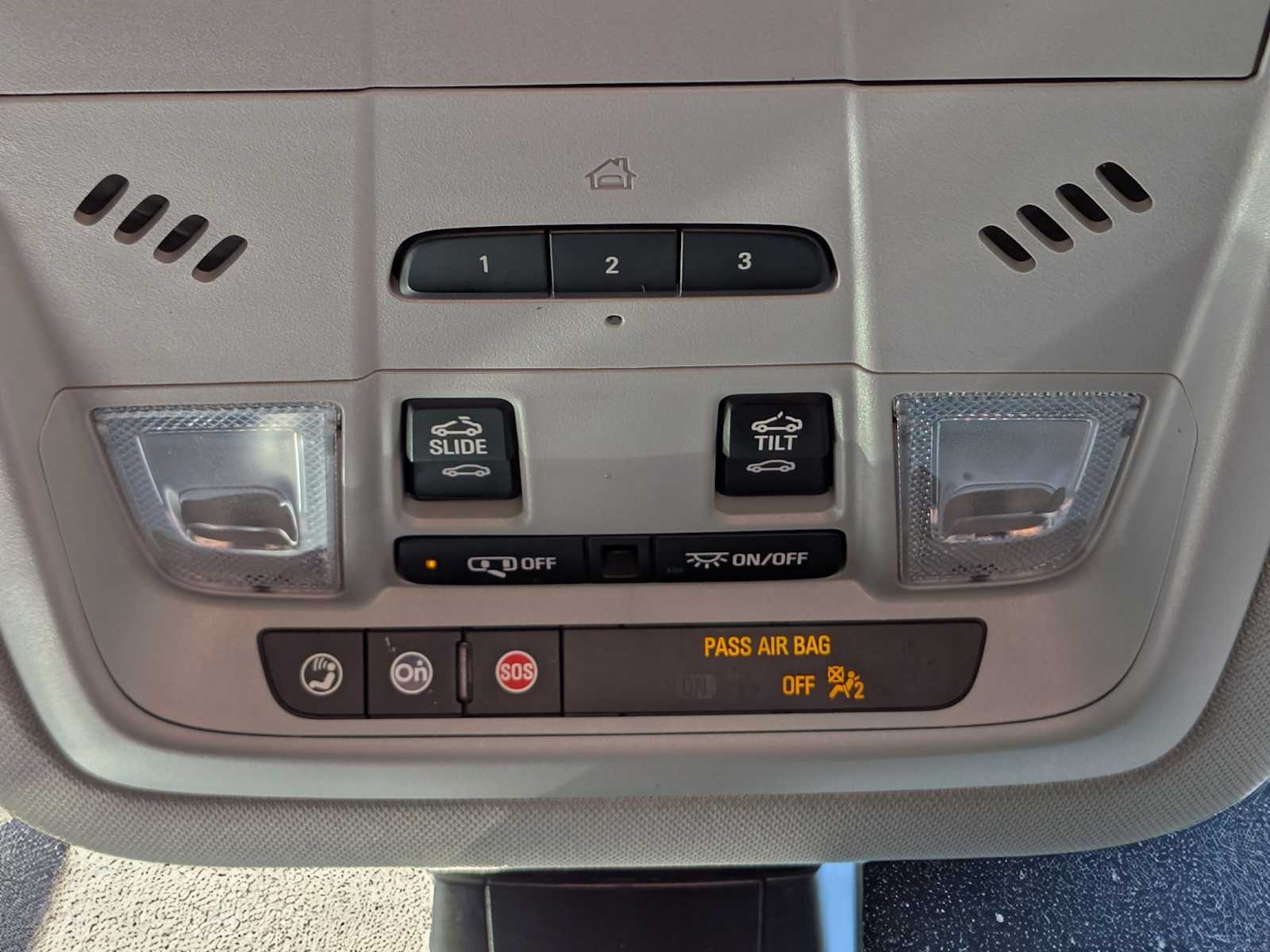 2022 GMC Acadia AT4 32