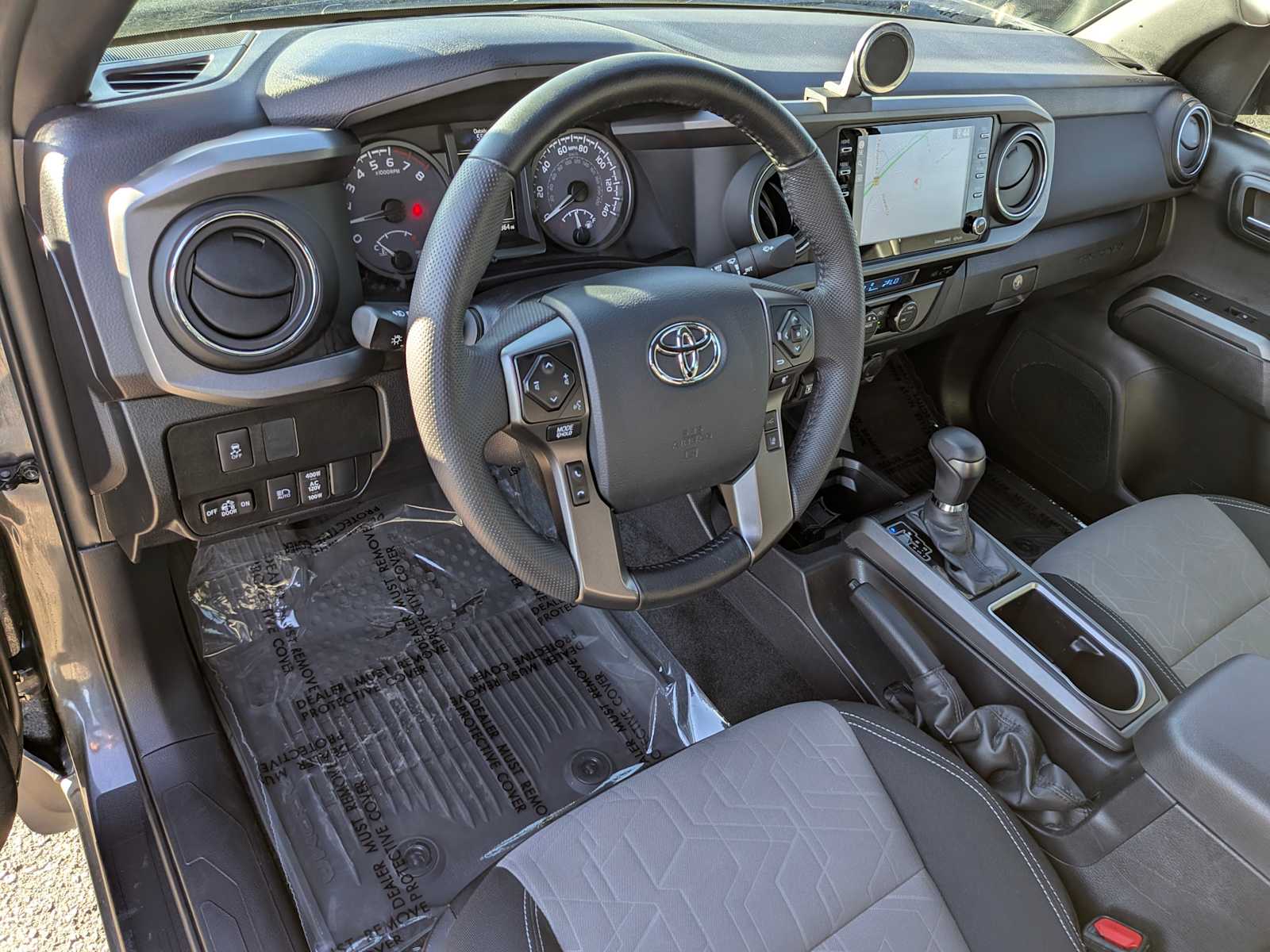 2023 Toyota Tacoma TRD Sport photo 2