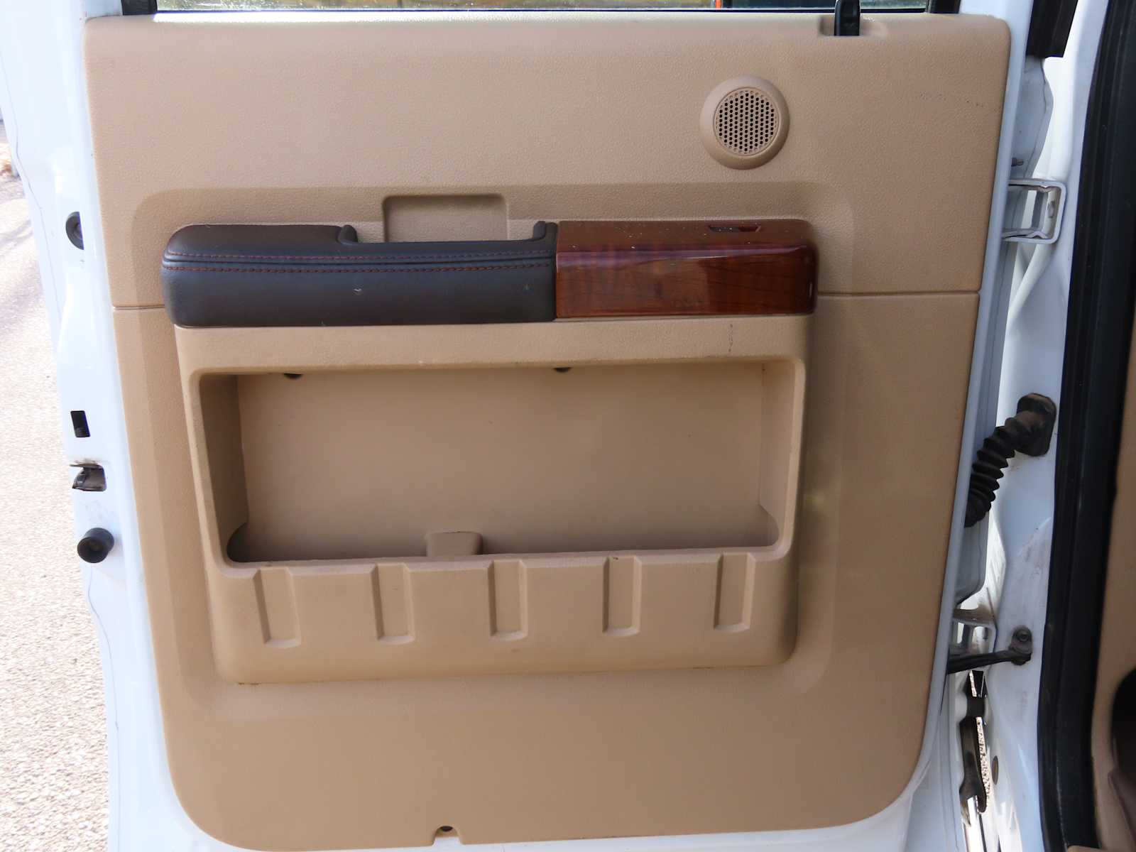 Thumbnail: 2015 Ford Econoline - 26