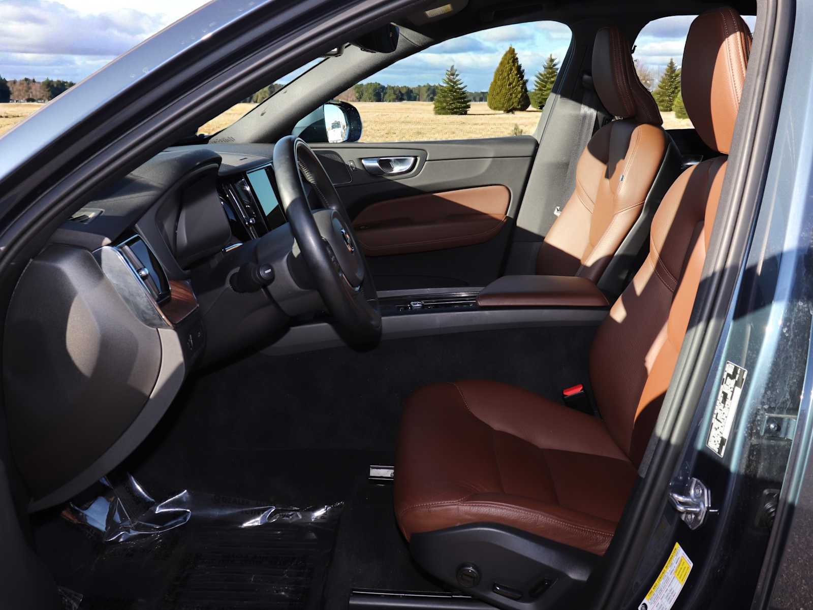 Thumbnail: 2021 Volvo XC60 - 15