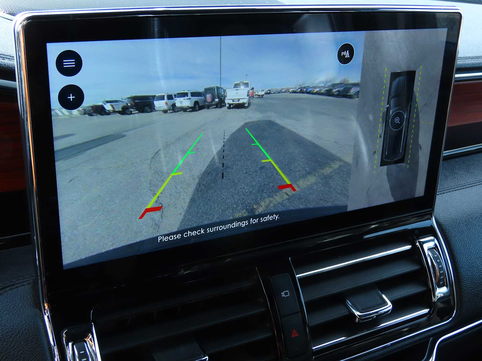 Thumbnail: 2024 Lincoln Navigator L - 32