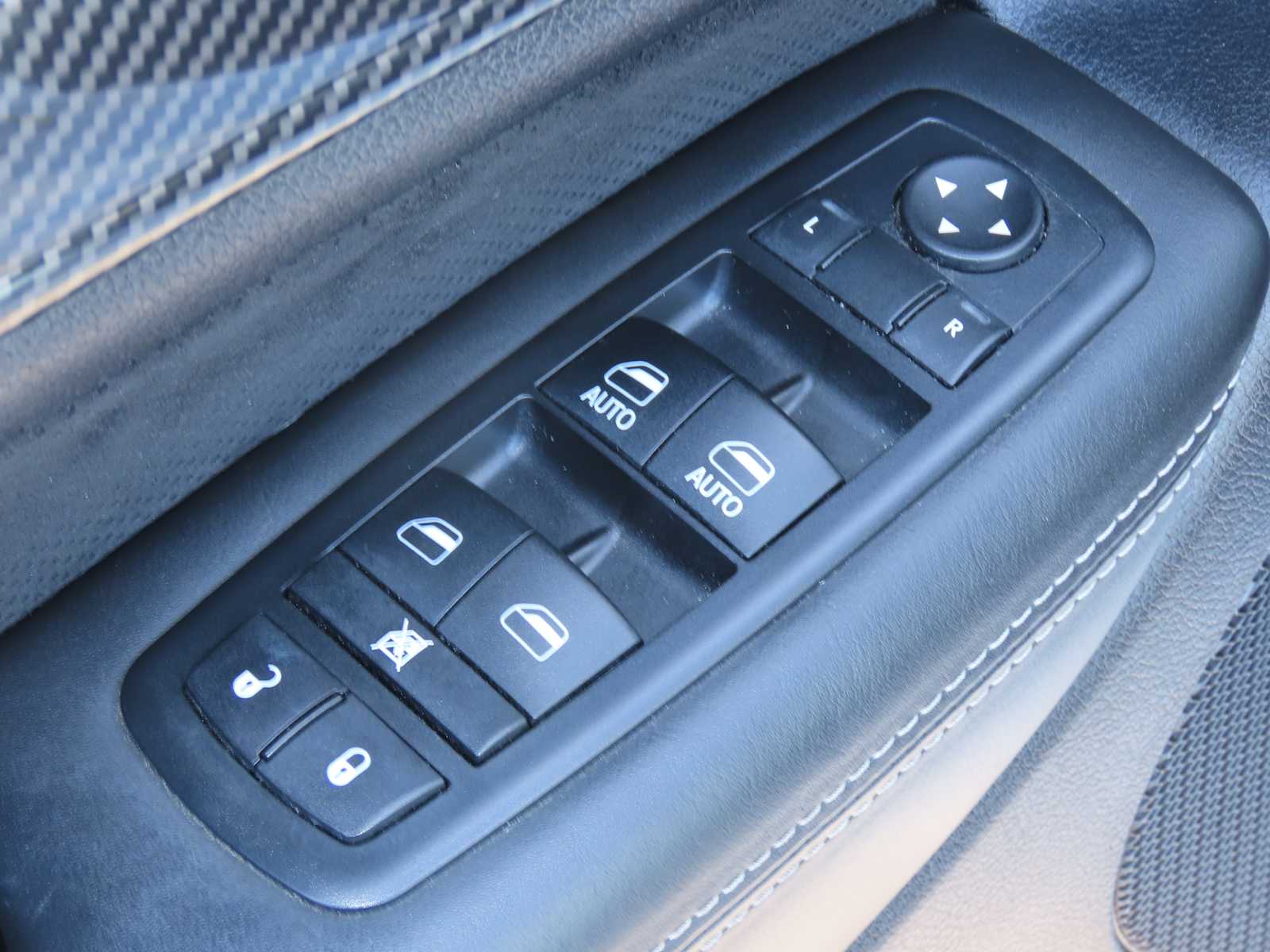 Thumbnail: 2013 Jeep Grand Cherokee - 19