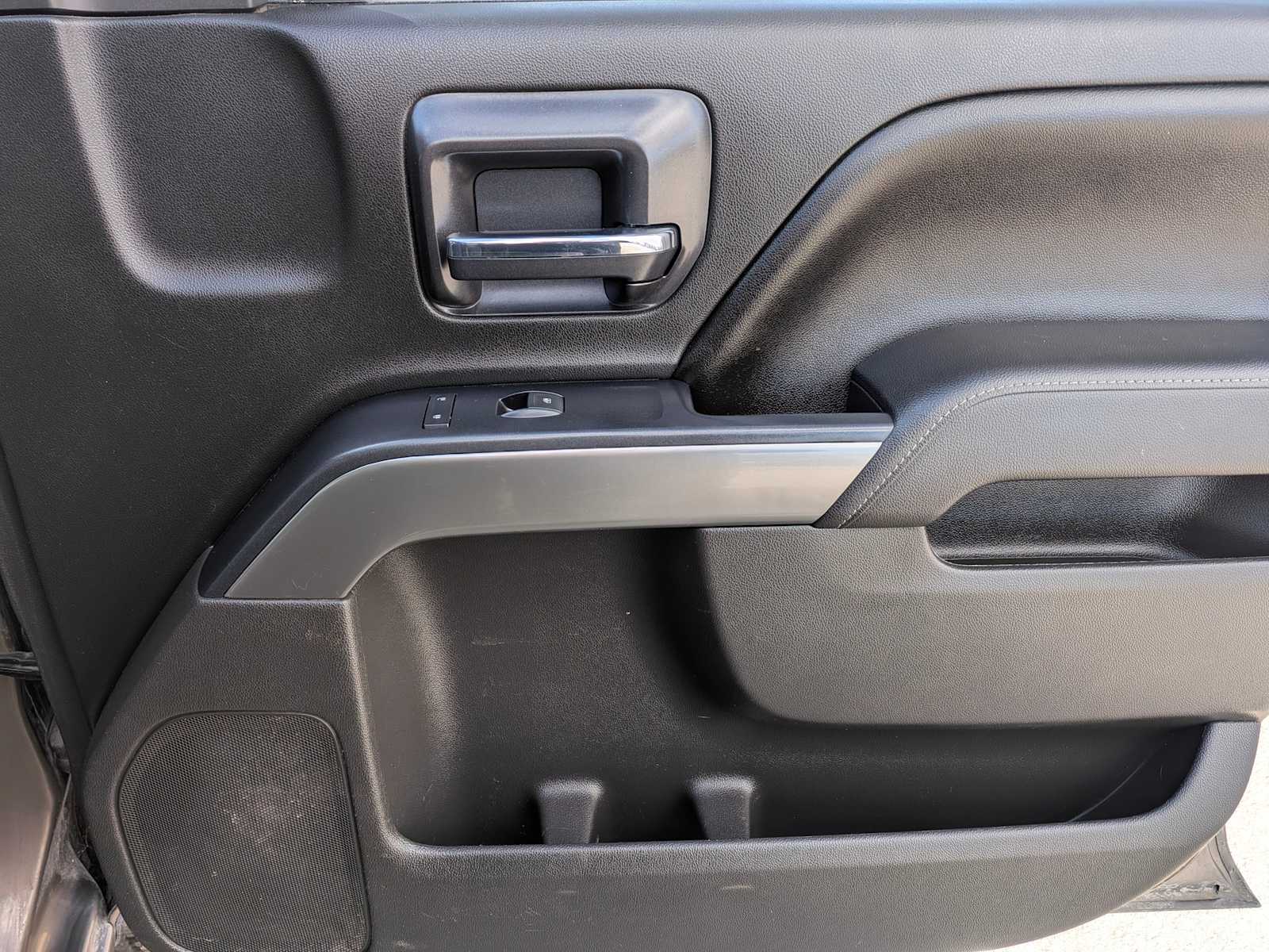 Thumbnail: 2015 Chevrolet Silverado 1500 - 19