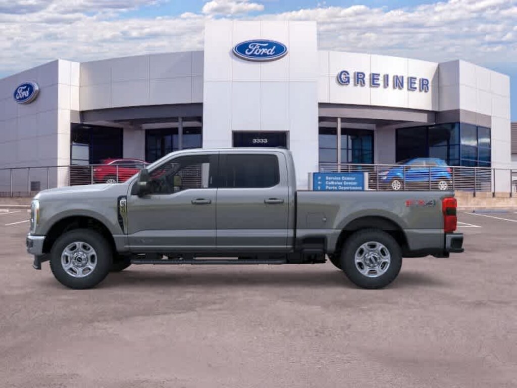New 2026 Ford F-350 XLT Truck Crew Cab